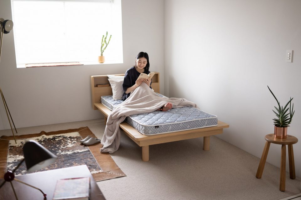 8畳に置けるベッドは？レイアウトを寝室・子ども部屋・ワンルームなど使用シーン別に解説 日本の寝室と寝具 EMOOR/エムール