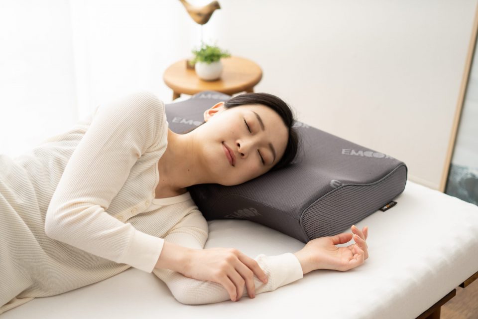 低反発の大きめ枕（肩まであるタイプ） - certbr.com